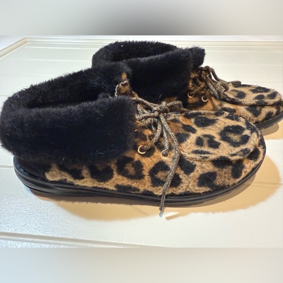 Hey Dude/ Britt Cheetah Print Booties - Picture 4 of 8